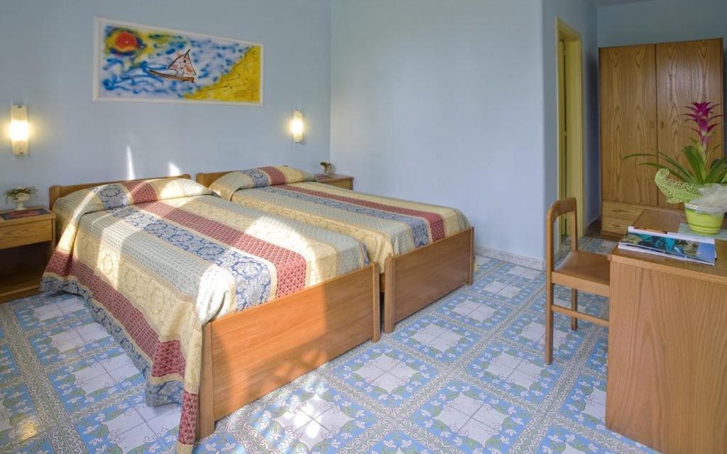 Albergo Villa Hibiscus Forio di Ischia Pokoj fotografie